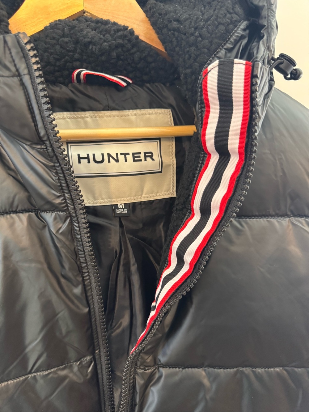 HUNTER Women's Mid Length Puffer Jacket, Black, Sz Medium, NWT - Picture 3 of 7